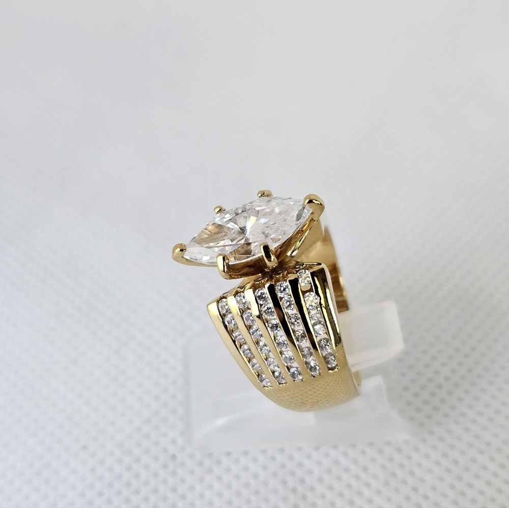 Victoria Wieck Absolute Diamond Simulant Ring 18kt Vermeil Size 6! - Picture 5 of 7